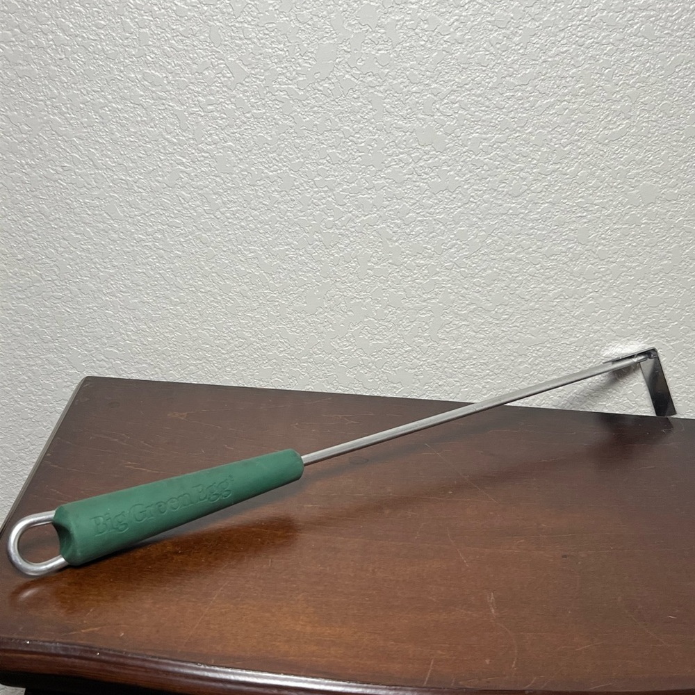 Ash Removal Tool with Green Handle